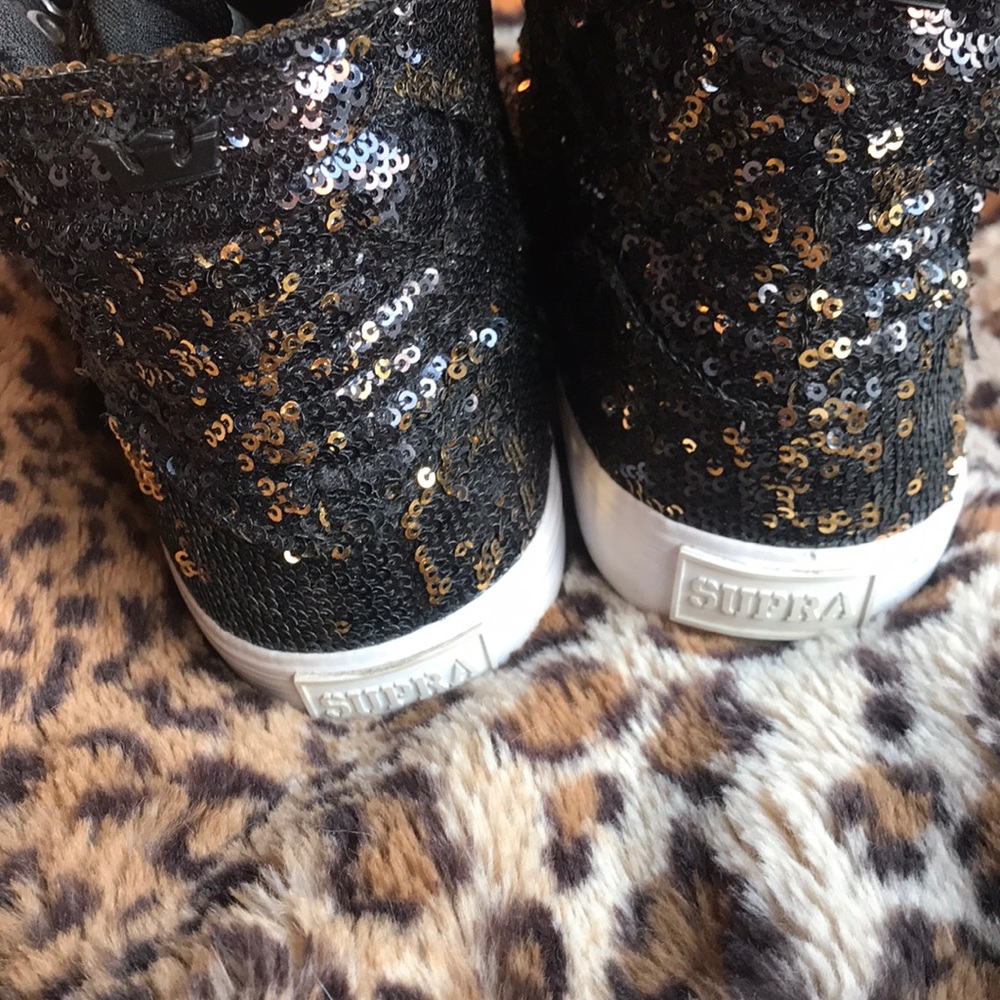 Supras - Picture 3 of 3